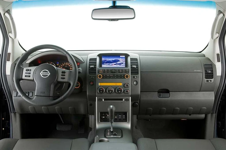 NISSAN Navara