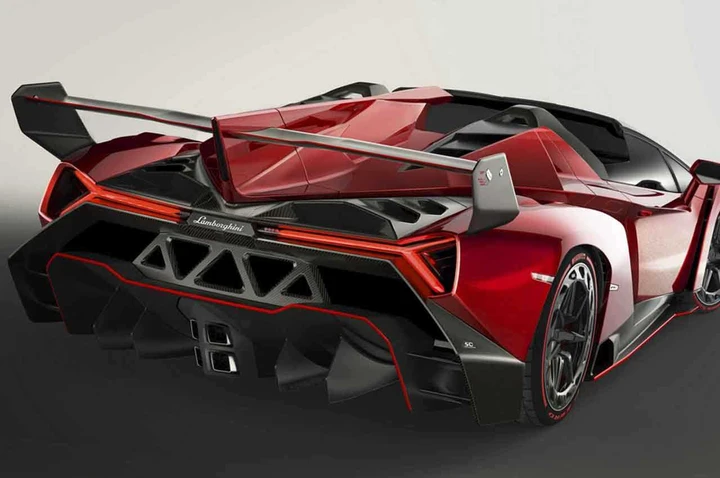 Lamborghini Veneno Roadster, prime foto ufficiali
