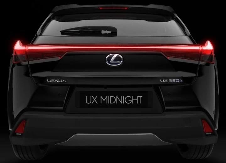 Lexus UX Hybrid Midnight Edition: immagini ufficiali