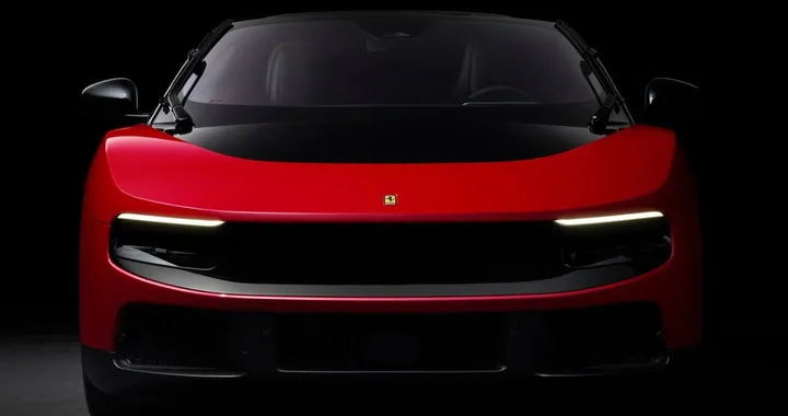 Ferrari Luce divide il mercato: l’elettrica spegnerà il mito del Cavallino?