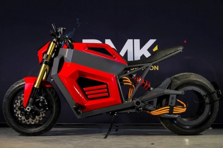 Rmk E2, moto elettrica con motore nel cerchio posteriore: immagini ufficiali