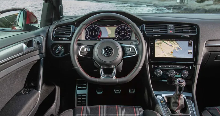 Volkswagen riscopre i pulsanti: un ritorno alla funzionalità analogica