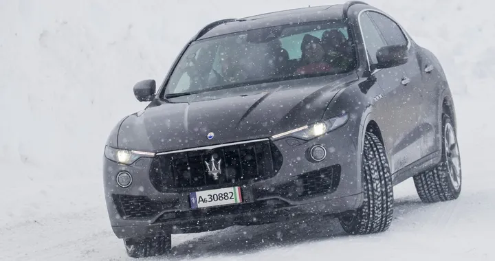 Maserati Levante: a Cervinia con le gomme chiodate