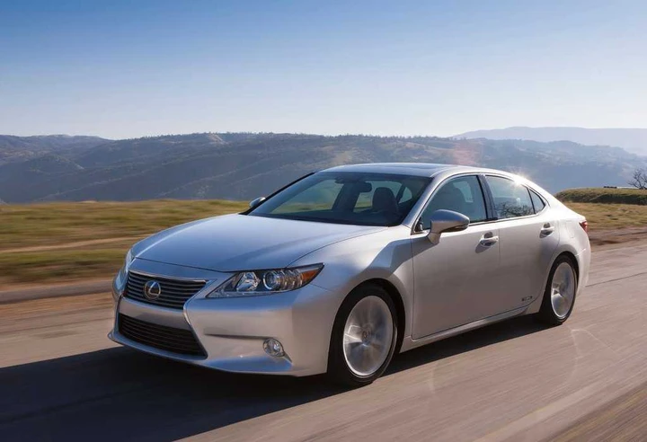 Lexus ES 300h e ES 350 al Salone di New York