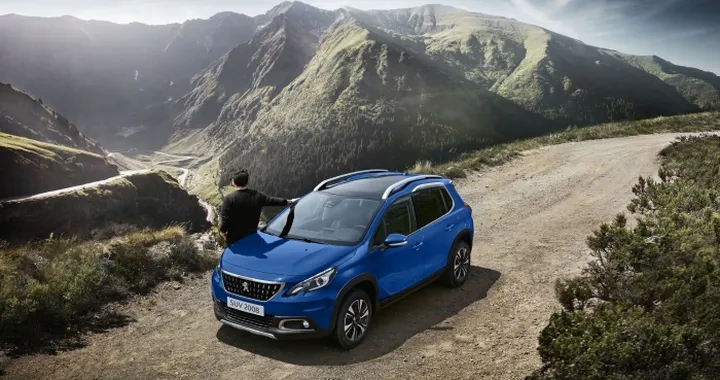 Peugeot 2008 con i motori Pure Tech 110 e 130