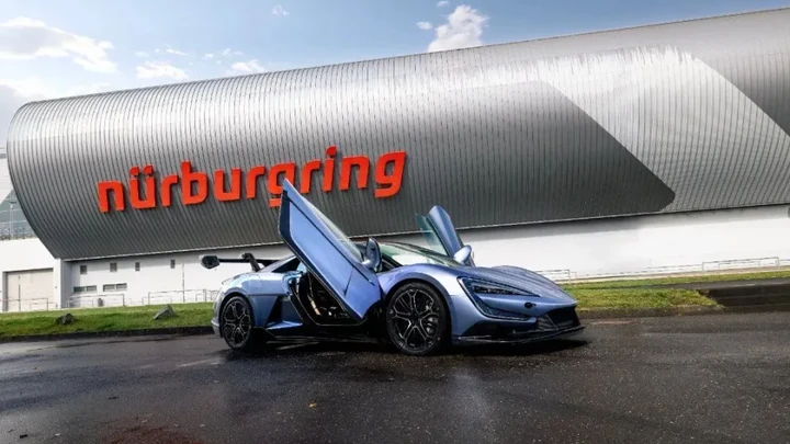 Yangwang U9 torna al Nürburgring: nuova sfida per l'elettrico cinese