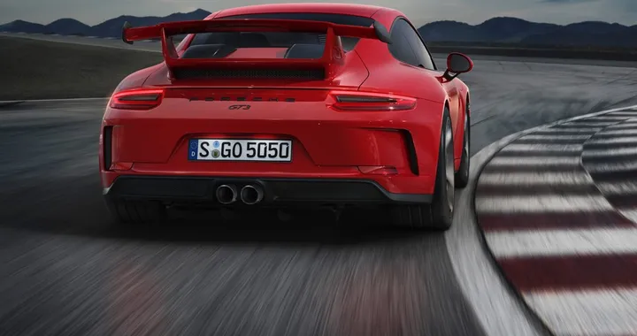 Porsche, la 911 GT3 2017 vola al Ring