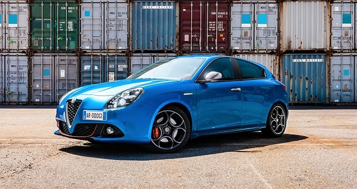 Alfa Romeo Giulietta: i nuovi Pack Tech e Pack Carbon Look