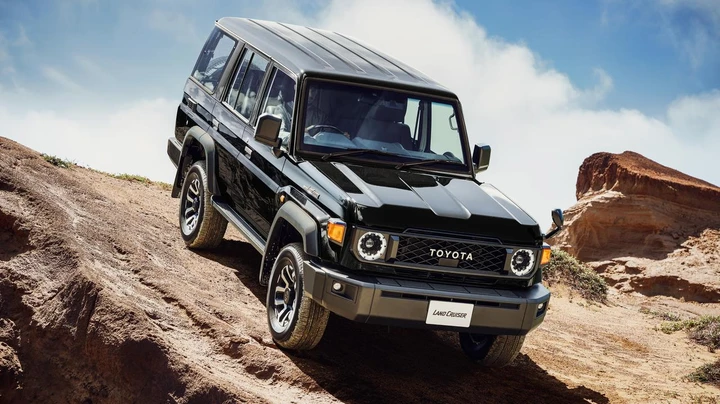 Toyota Land Cruiser 70: il brand rilancia il suo iconico fuoristrada [FOTO]