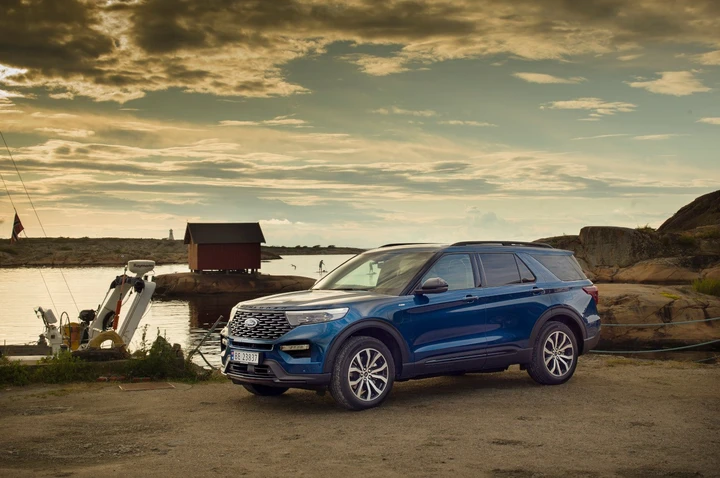 Ford Explorer Plug-in Hybrid 2020: immagini ufficiali