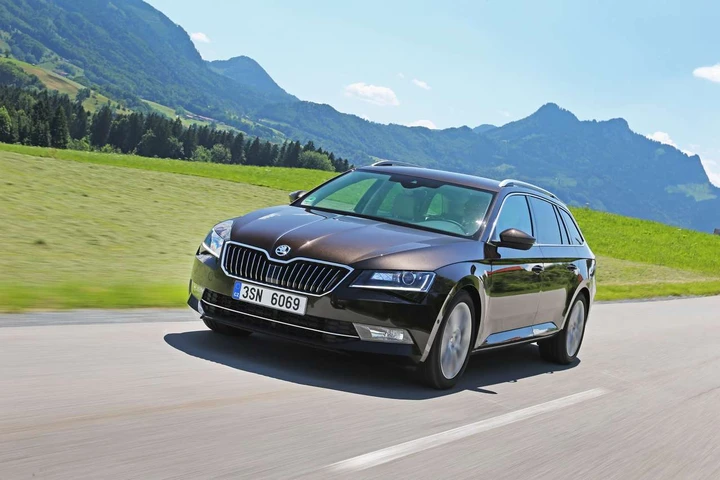 Nuova Skoda Superb Wagon: prezzi da 27.000 euro