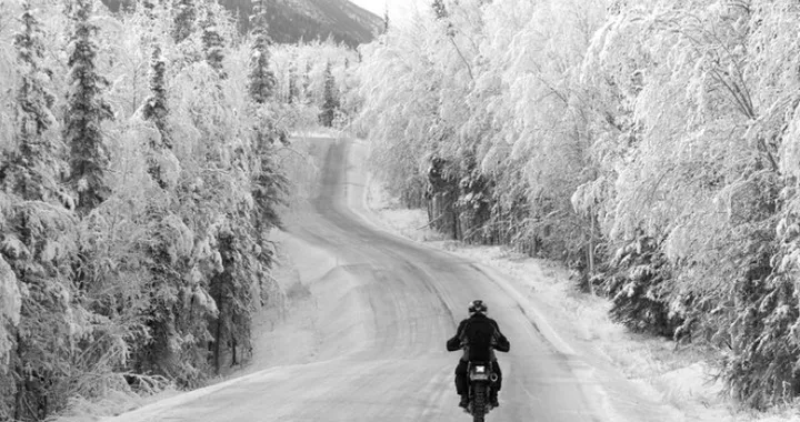 Viaggiare in moto in inverno: le 5 migliori mete in Italia