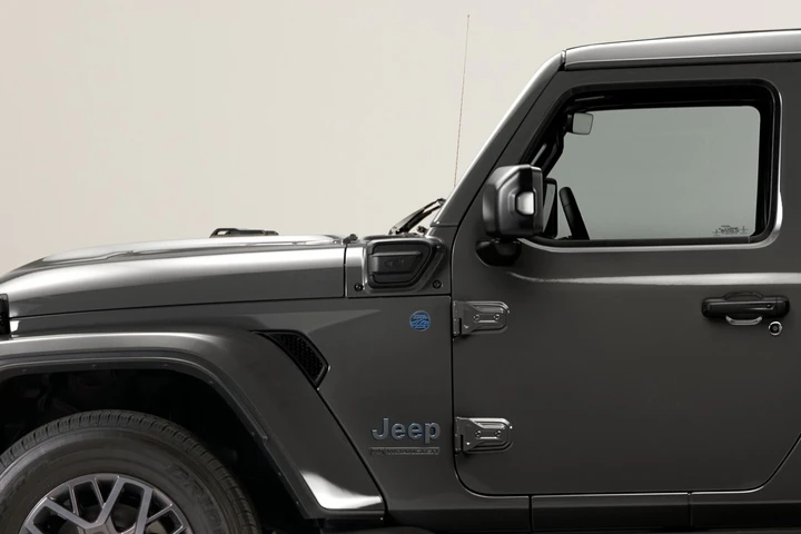 Jeep Wrangler 4xe First Edition 2021: immagini ufficiali