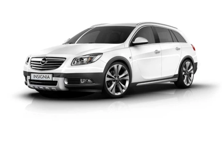 Opel Insigna CrossFour: prime immagini