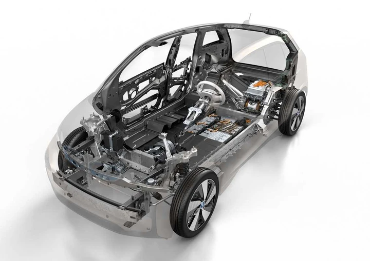 Bmw i3: le foto ufficiali