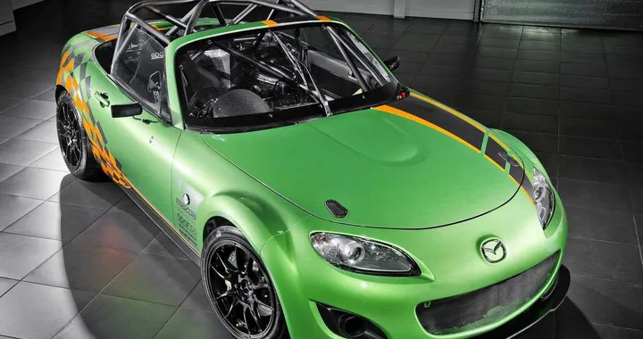 Mazda MX-5 GT al British Endurance 2011