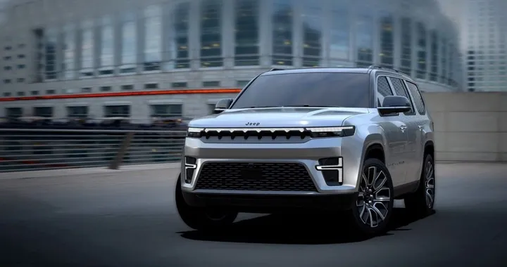 Jeep Grand Wagoneer 2026, lusso e tecnologia con la prima REEV