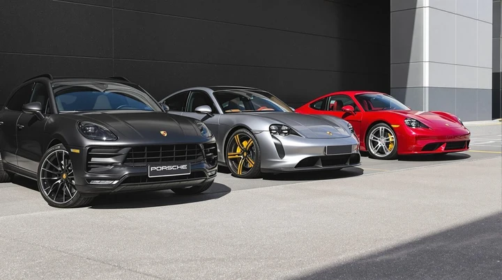Porsche scommette tutto sull’ibrido: 800 milioni in gioco, ma i ricavi tremano