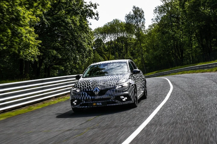 Renault Mégane RS 2017: prime immagini ufficiali