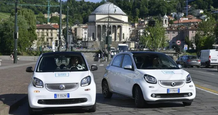 Car2go: una flotta di Smart Forfour a Torino e Firenze