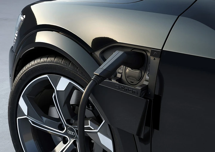 L'auto elettrica conviene ancora o è meglio aspettare?