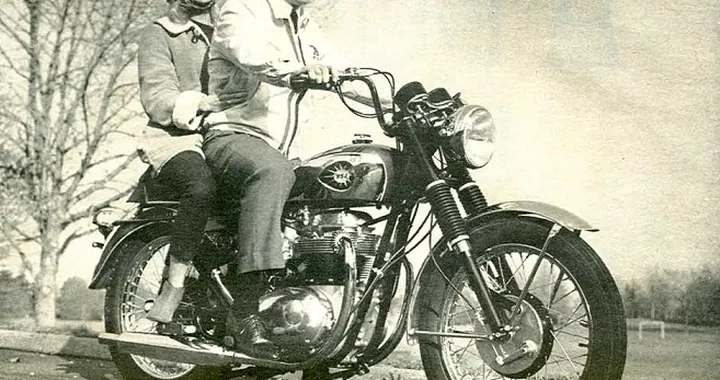 Invenzione della motocicletta: le due ruote nascevano nel 1869