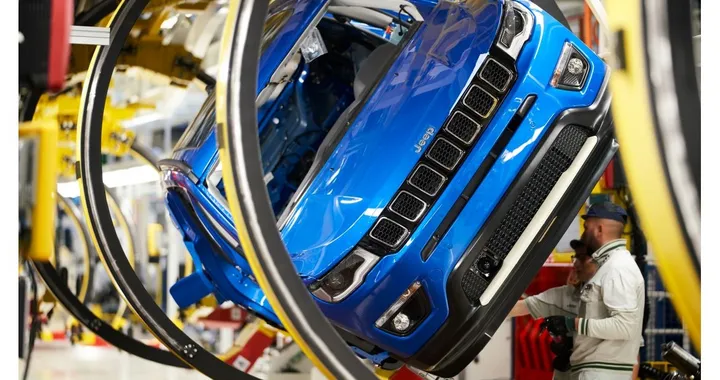 Quando caleranno i prezzi delle auto: le previsioni per il 2023