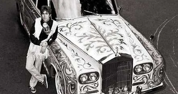 70 anni di John Lennon: dalla Rolls alla DS3