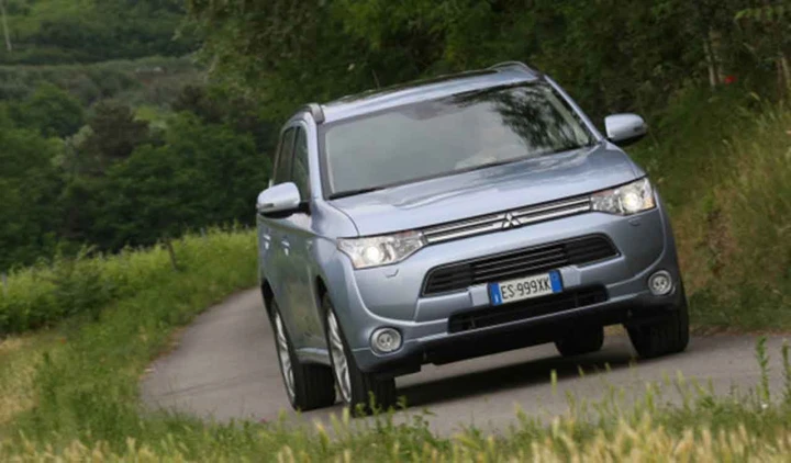 Mitsubishi Outlander PHEV: prezzi da 44.900 euro
