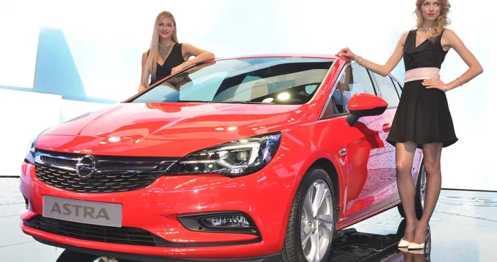 Opel Astra e Astra Sport Tourer 2016 al Salone di Francoforte