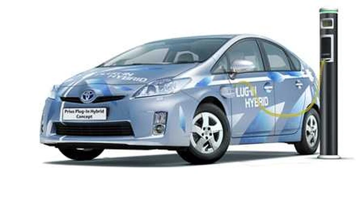 Toyota: a Francoforte la Prius Plug-in