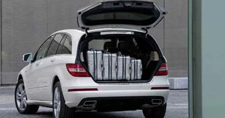 Mercedes: se la ML è troppo, c'è la nuova R