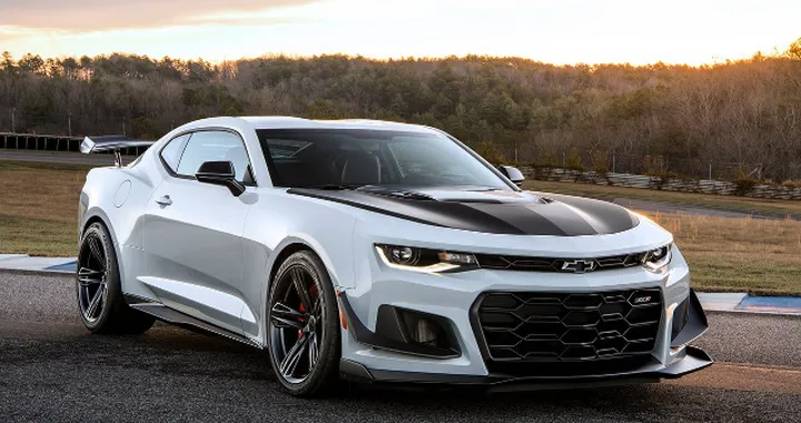 Chevrolet Camaro: con il kit 1LE diventa un animale da track day