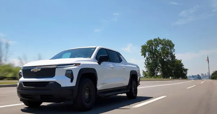 Chevrolet Silverado EV, il pick-up dei record: autonomia da 1.705 km