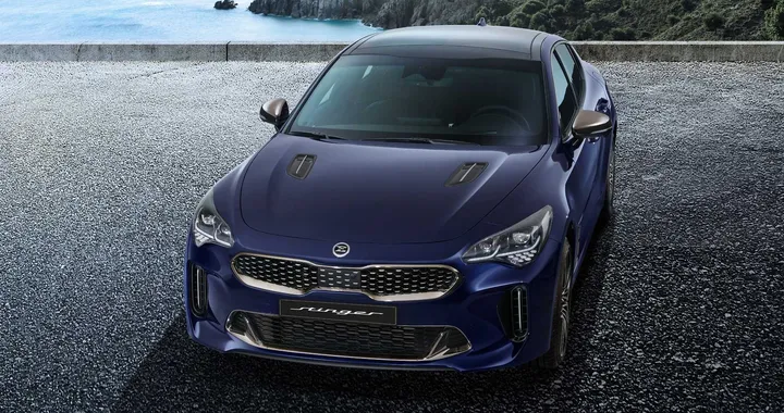 Kia: è tempo di restyling per la Stinger