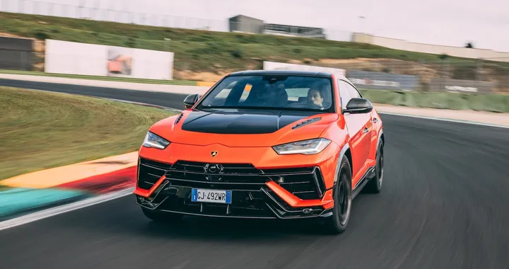 Lamborghini Urus Performante: il SUV si scatena in pista