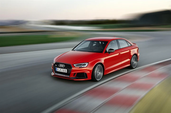 Audi RS3 Sedan: le immagini ufficiali
