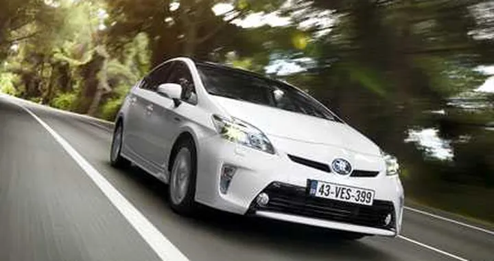 Toyota Prius 2012, prezzo da 27.500 euro