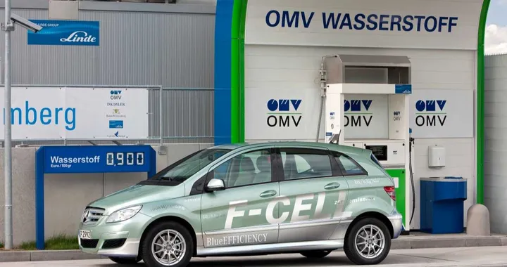 Mercedes B F-Cell, l'idrogeno è realtà
