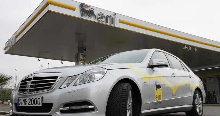 Giro d’Italia a metano con Eni e Mercedes