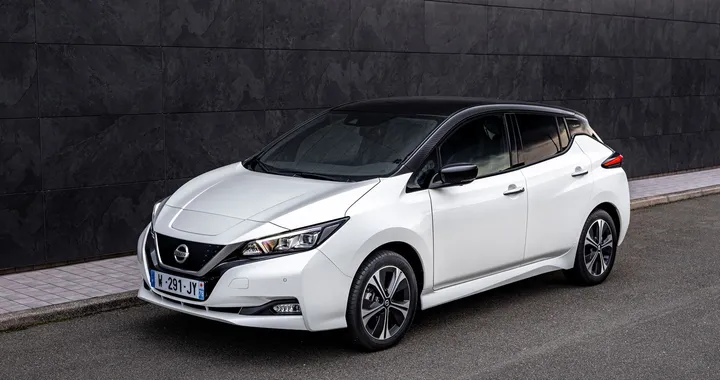 Nissan Leaf10: nuova serie speciale
