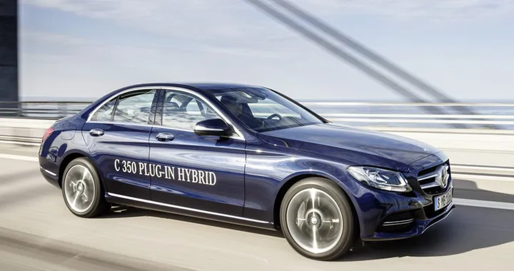 Mercedes C 350 e, la berlina premium diventa ibrida