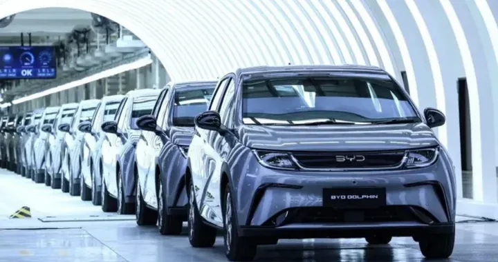 Cina, dal 2027 stop all'esenzione dal bollo per ibride plug-in ed EREV