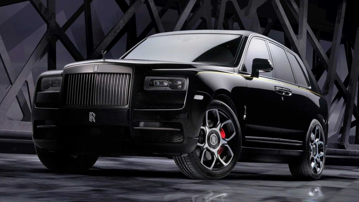 Rolls-Royce Cullinan Black Badge: SUV da 600 CV