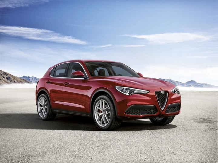 Alfa Romeo Stelvio: immagini inedite