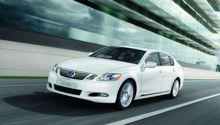 Lexus: al Salone di New York presenterà la LF-Gh