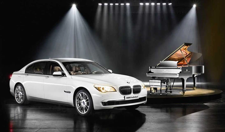 BMW Serie 7 Composition: sinfonia in bianco e nero