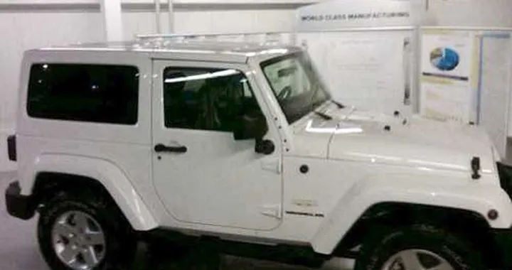 Jeep Wrangler 2011: il tetto non è più nero