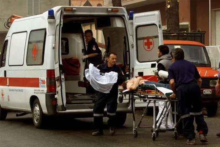 Incredibile, 2 giorni bloccato in auto: è salvo