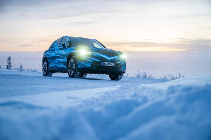 Ricarica ultra-rapida e potenza 4MATIC: il GLC elettrico sfida ghiaccio e neve